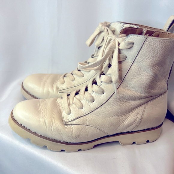 Vionic Shoes - Vionic Women's Lani Zip-Up Waterproof Boots Sz 8 Cream